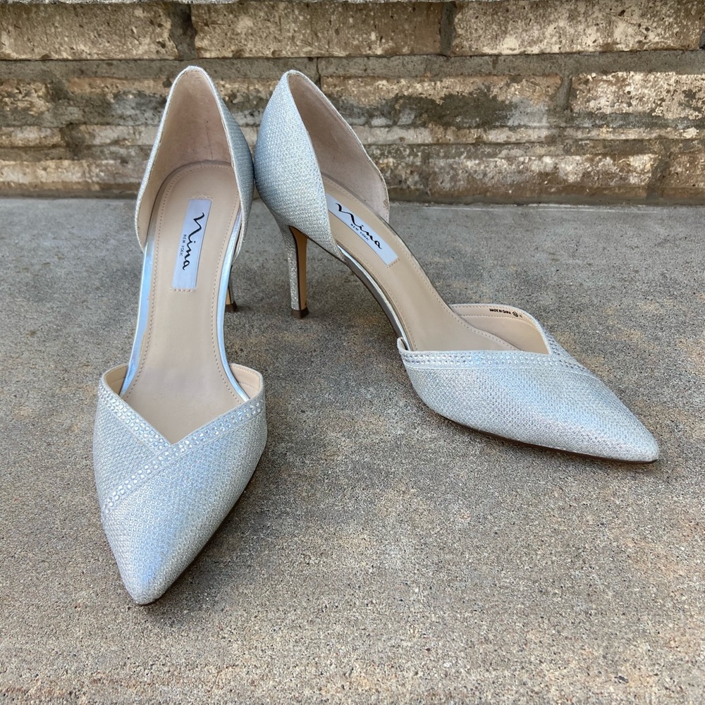 Nina Diora pump